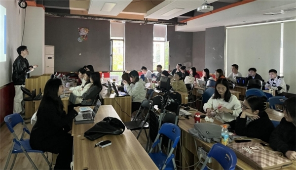 湖南涉外经济学院电子商务专业学生到牛耳科教生产实习圆满成功